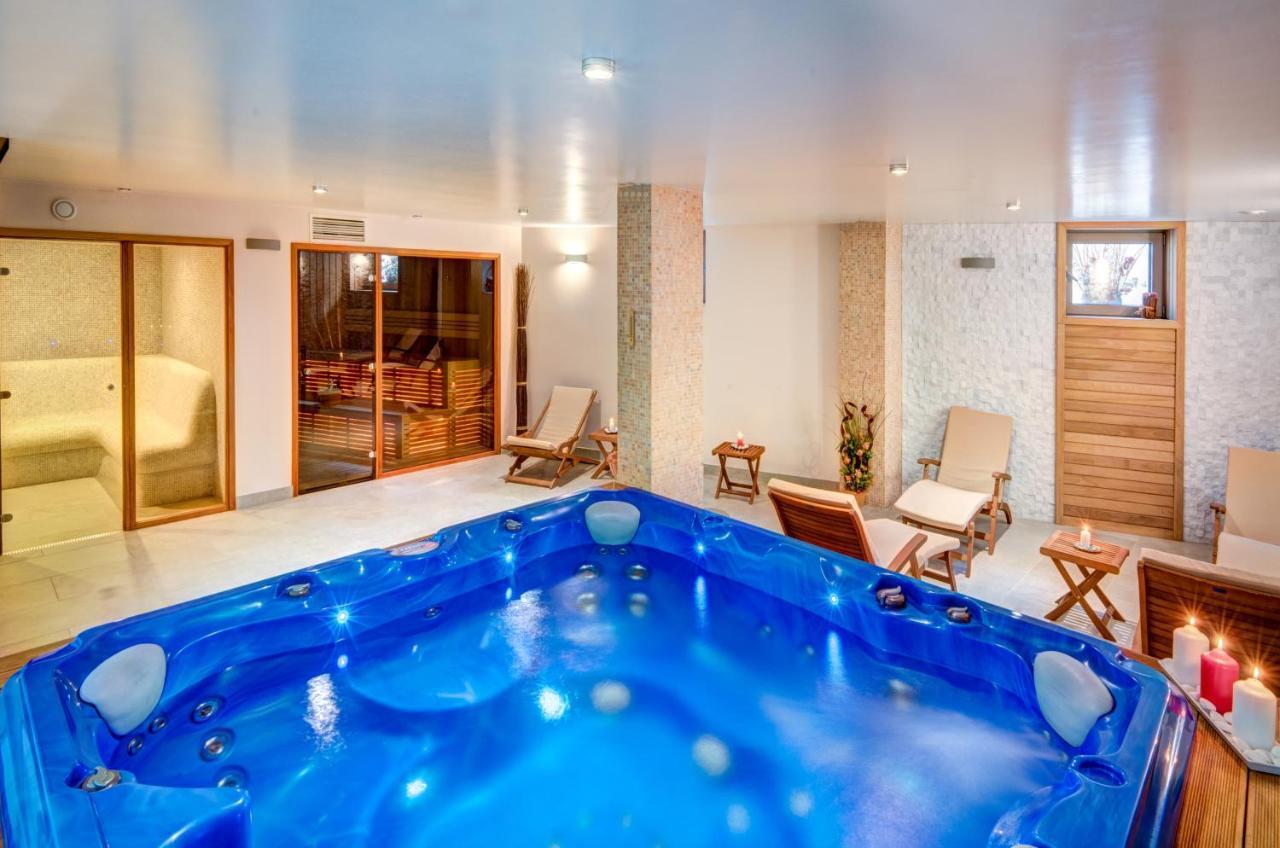 Hotel & Relax Zone Cattleya 克鲁舒纳 外观 照片