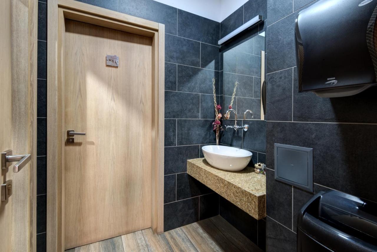 Hotel & Relax Zone Cattleya 克鲁舒纳 外观 照片