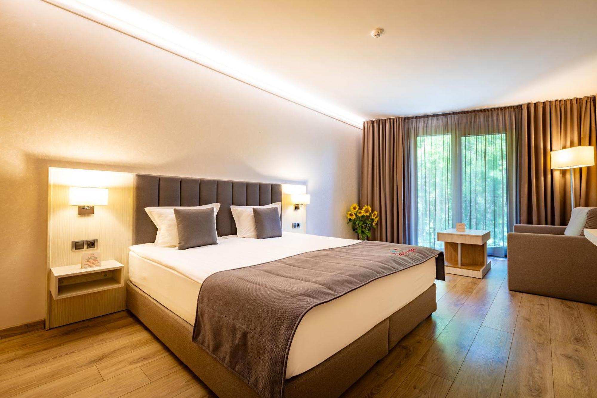 Hotel & Relax Zone Cattleya 克鲁舒纳 外观 照片