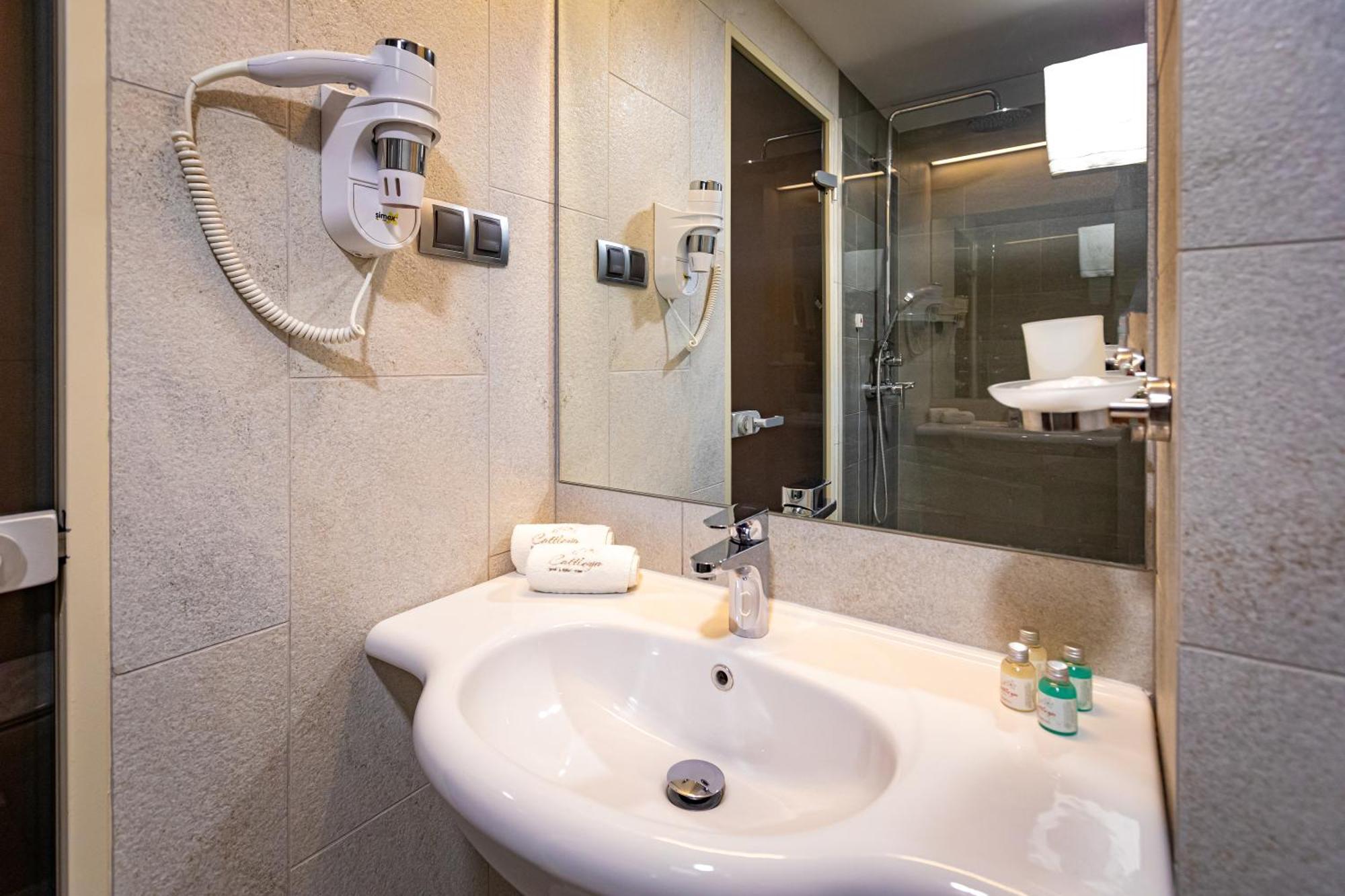 Hotel & Relax Zone Cattleya 克鲁舒纳 外观 照片