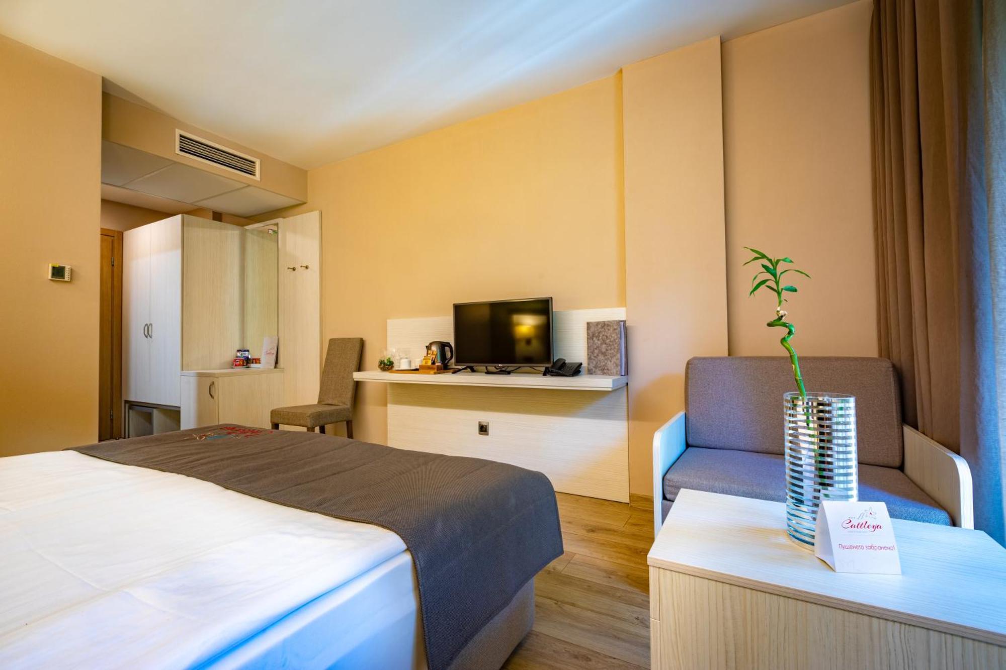 Hotel & Relax Zone Cattleya 克鲁舒纳 外观 照片