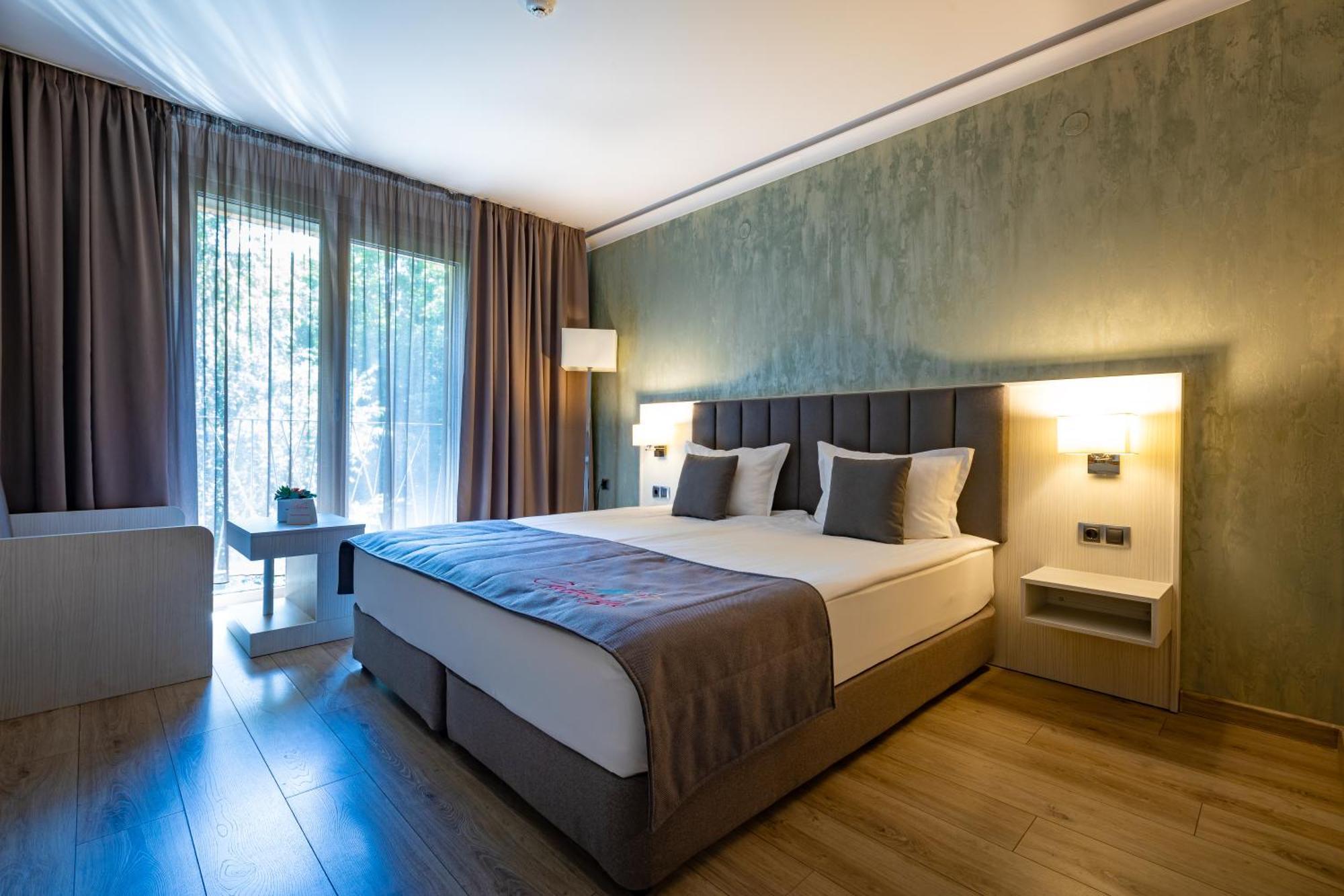 Hotel & Relax Zone Cattleya 克鲁舒纳 外观 照片
