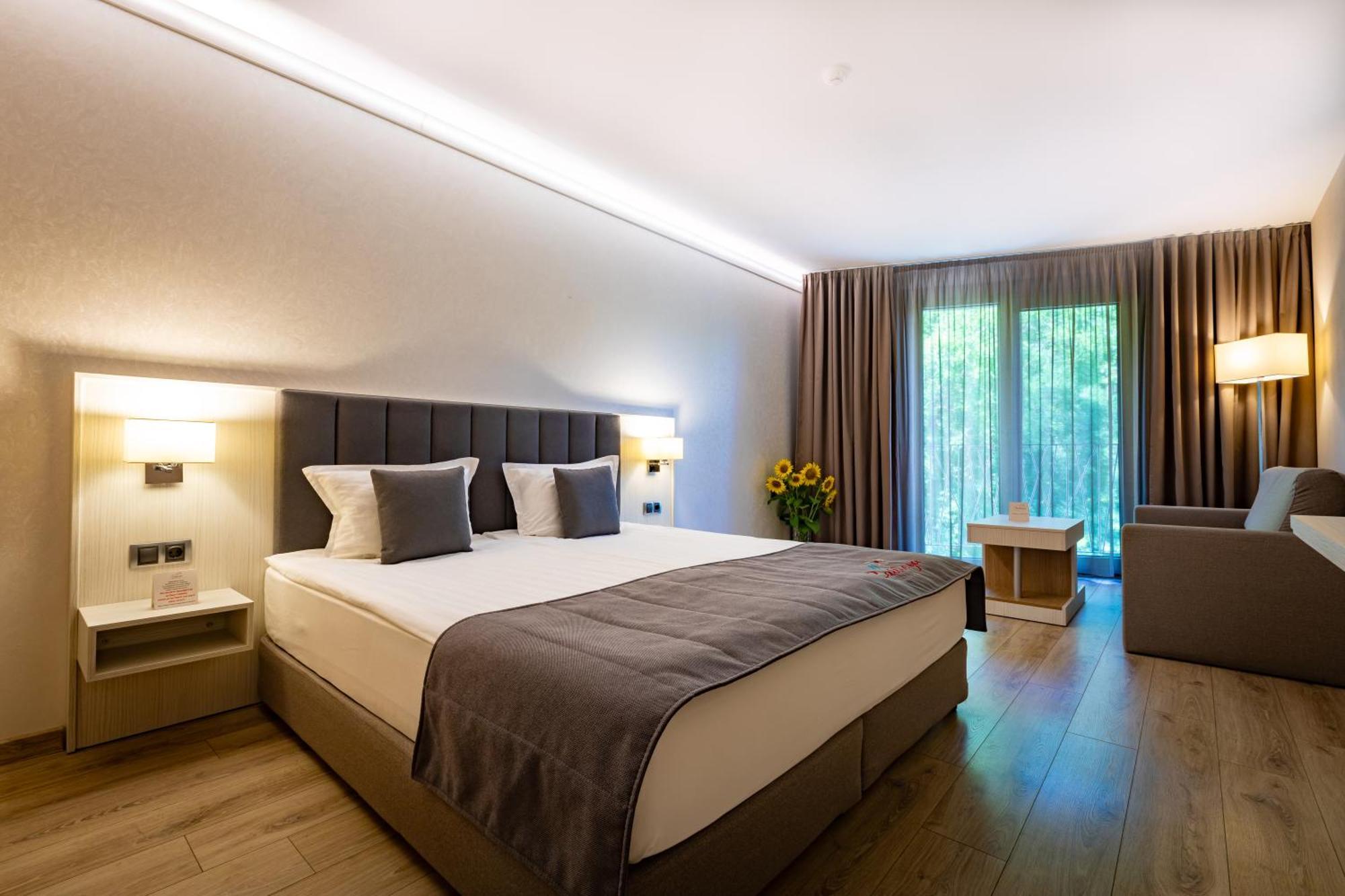 Hotel & Relax Zone Cattleya 克鲁舒纳 外观 照片