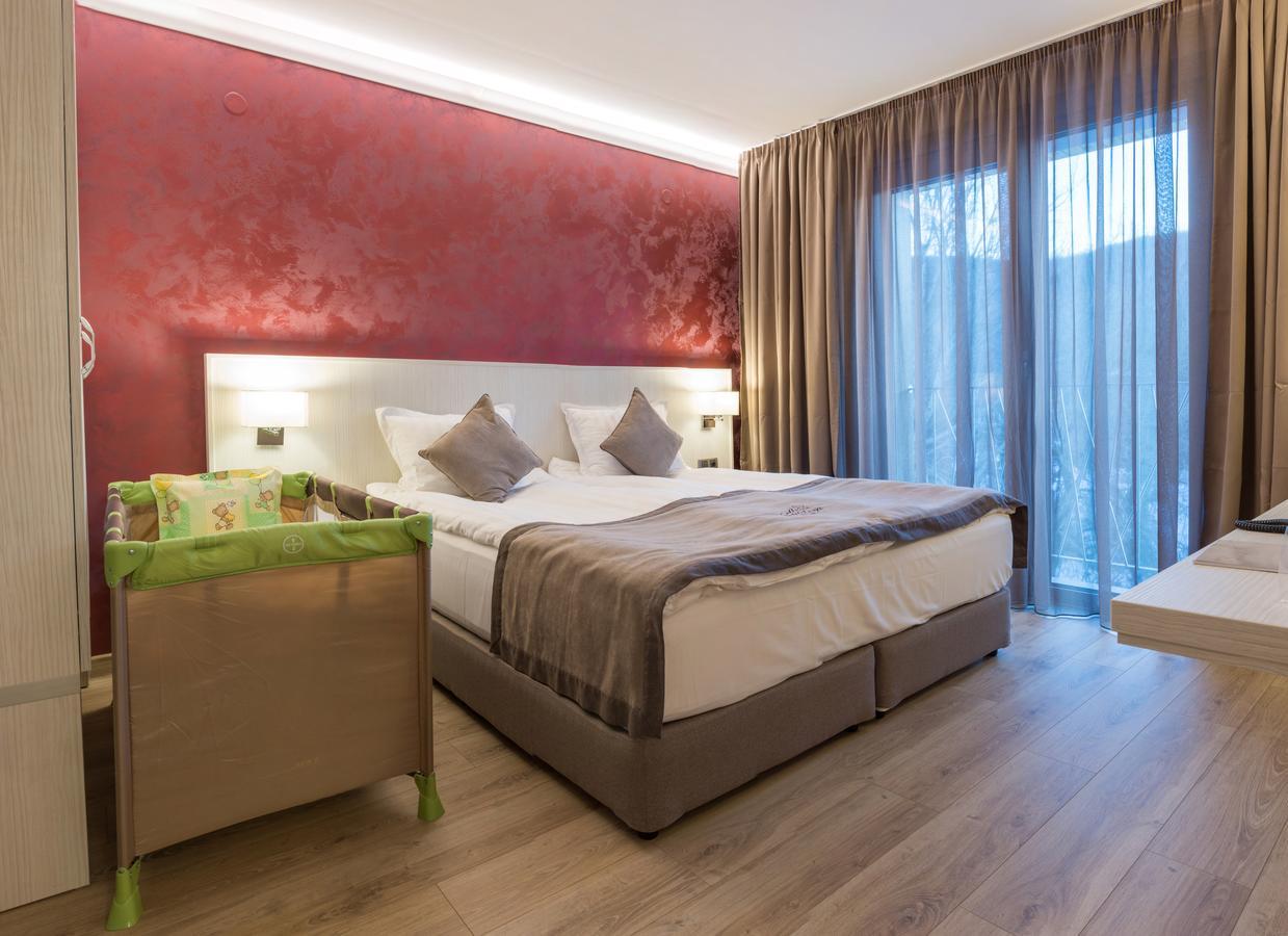Hotel & Relax Zone Cattleya 克鲁舒纳 外观 照片